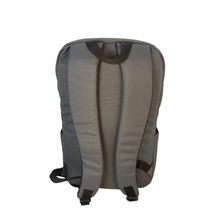 Indlæs billede til gallerivisning Grå back pack består af 100 % genbrugsplast.